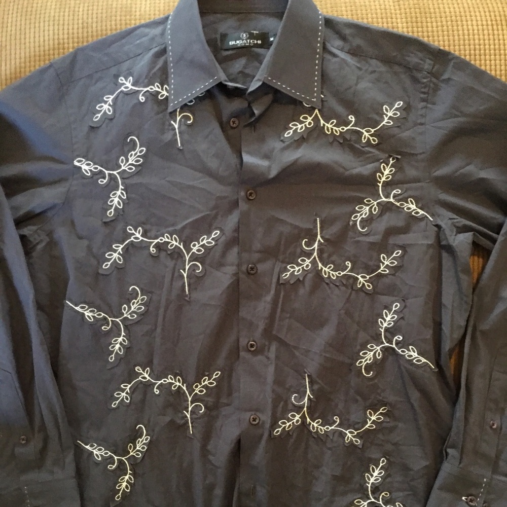 Bugatchi Button Down Size M - image 1